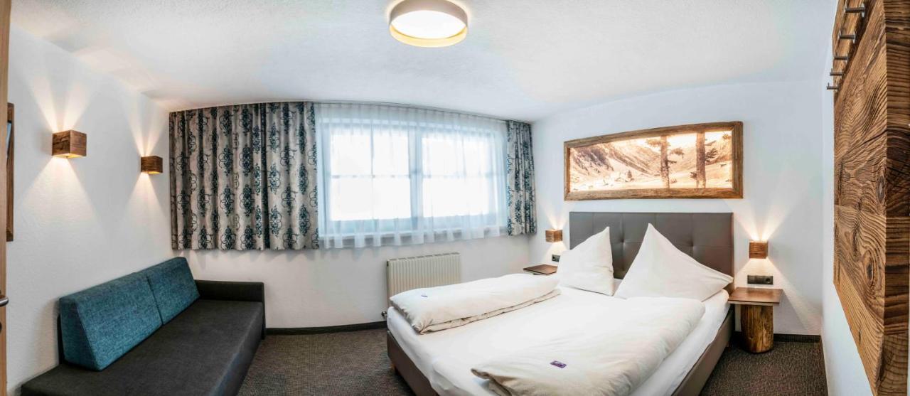 Hotel Almhof-Reithof Pitztal à Sankt Leonhard im Pitztal Extérieur photo