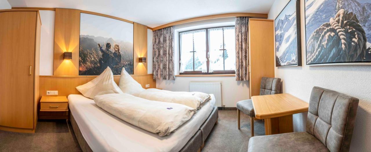 Hotel Almhof-Reithof Pitztal à Sankt Leonhard im Pitztal Extérieur photo