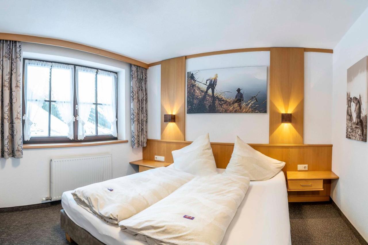 Hotel Almhof-Reithof Pitztal à Sankt Leonhard im Pitztal Extérieur photo