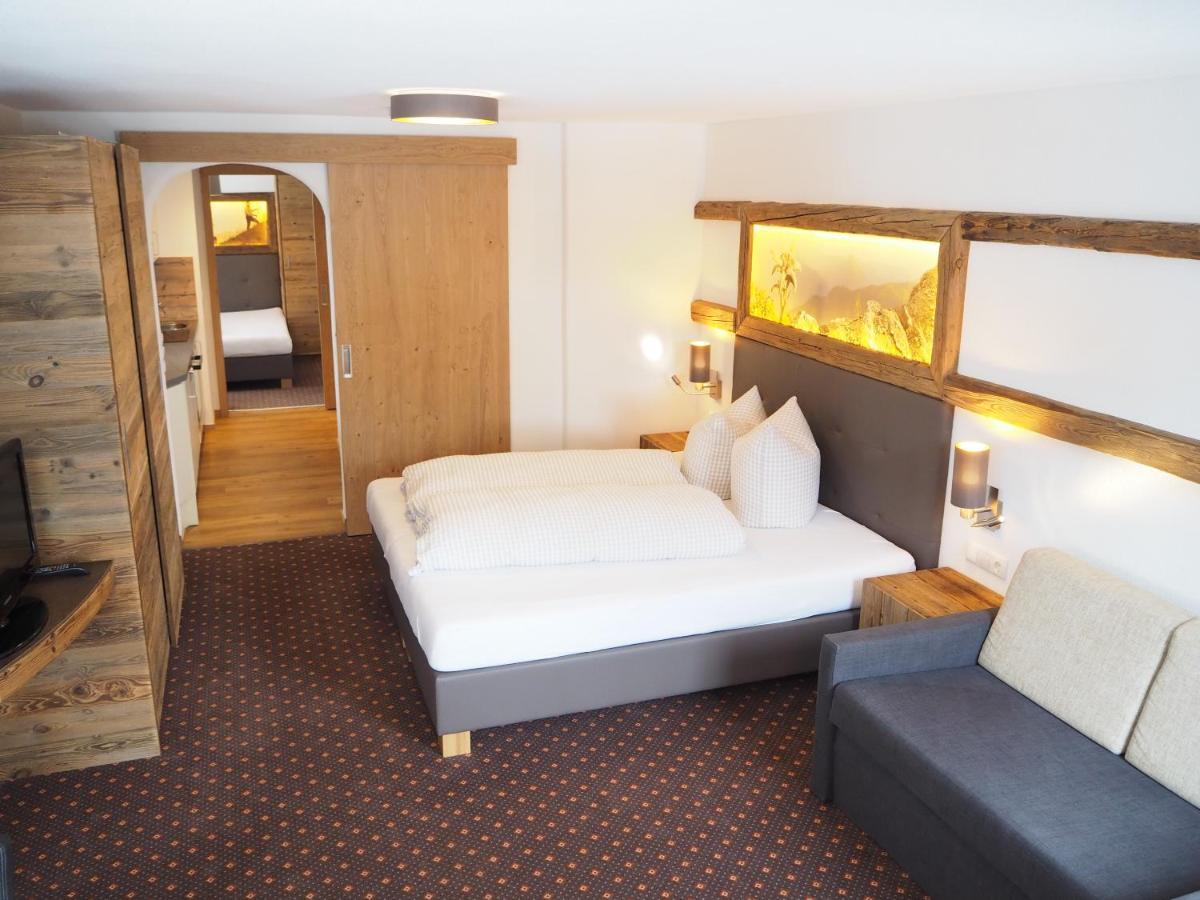 Hotel Almhof-Reithof Pitztal à Sankt Leonhard im Pitztal Extérieur photo