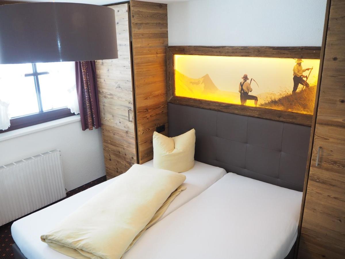 Hotel Almhof-Reithof Pitztal à Sankt Leonhard im Pitztal Extérieur photo