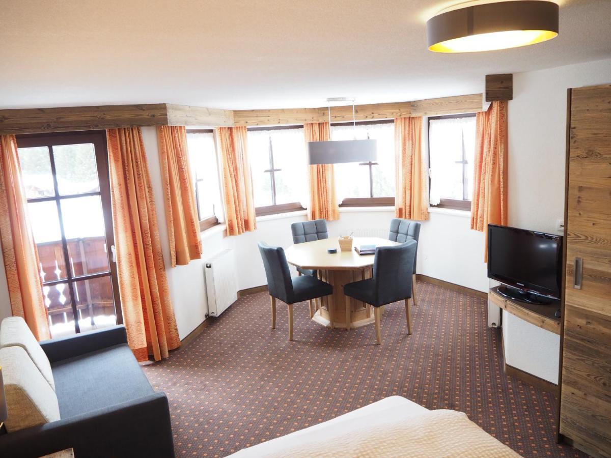 Hotel Almhof-Reithof Pitztal à Sankt Leonhard im Pitztal Extérieur photo