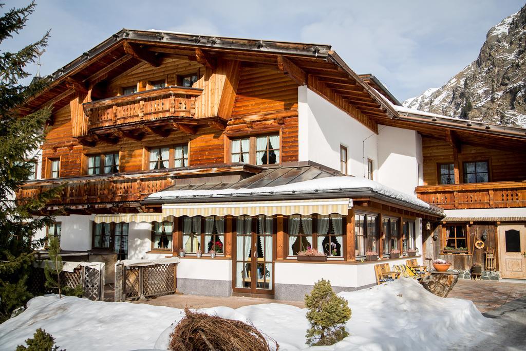 Hotel Almhof-Reithof Pitztal à Sankt Leonhard im Pitztal Extérieur photo